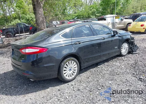 2015 Ford Fusion Energi Se Luxury z USA, uszkodzony, nr VIN 3FA6P0PU1FR246892